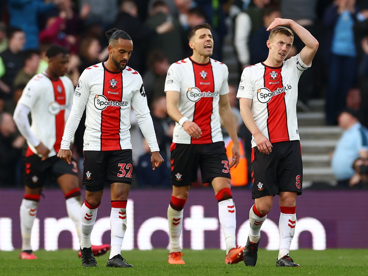 เบรนท์ฟอร์ด พบเซาแธมป์ต้น ปัจจุบันเซาแธมป์ตันอยู่ในอันดับที่ 18